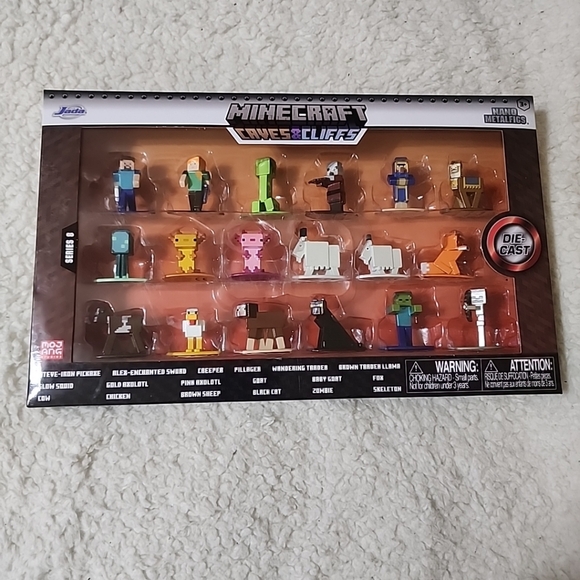 Minecraft Caves and Cliffs 1.65" 18-Pack Series 8 Die-cast Figures - Picture 1 of 5